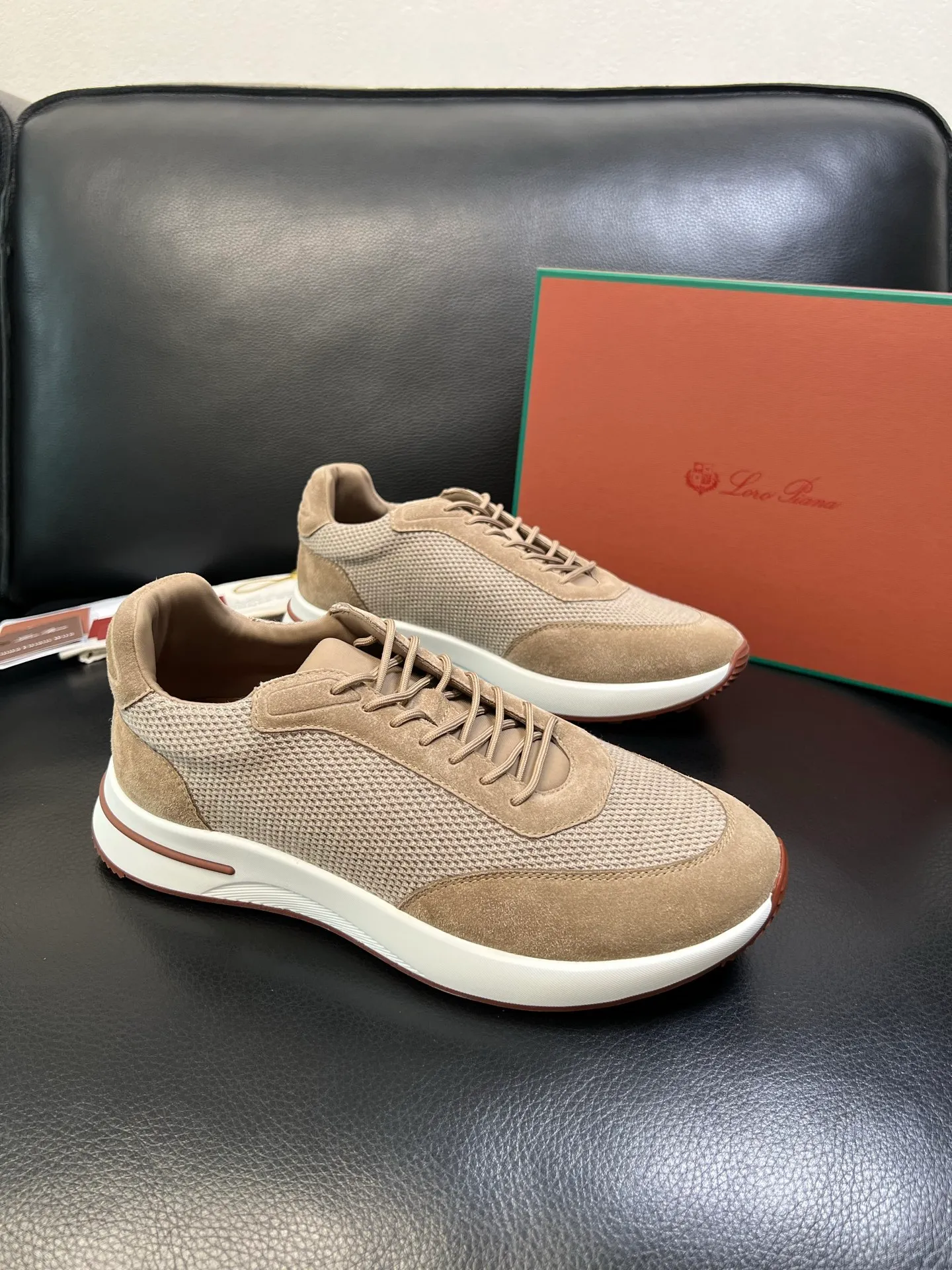 Men's shoes 💰740 Loro Men's shoes 💰iana High-quality top crafts Noyo Piana New product counter synchronized with original factory configuration, uppers imported from Italy cowhide fabric, high-quality splicing technology, soles: original soles specially provided by the original factory, exclusive movable molded soles super comfortable, original factory and single goods, welcome to compare, code number 39-44 (order 38 45 46)